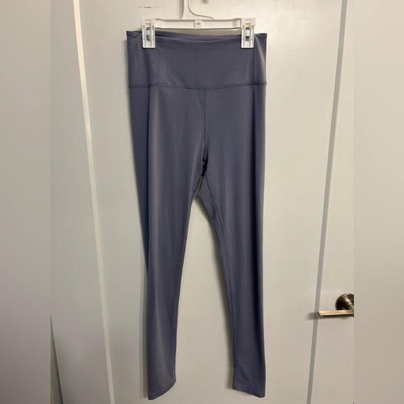 Girlfriend Collection Compressive 7/8 Leggings in Seaglass - Picture 2 of 10